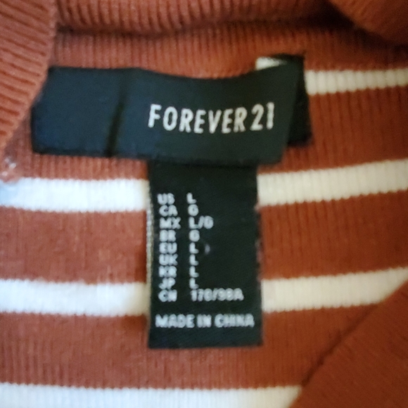 Halter crop top - Picture 3 of 3